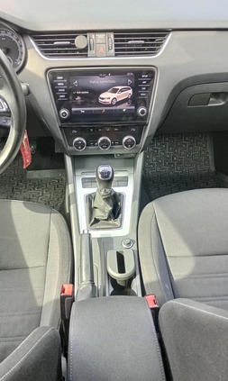 Skoda Octavia cena 49500 przebieg: 188500, rok produkcji 2017 z Świeradów-Zdrój małe 137